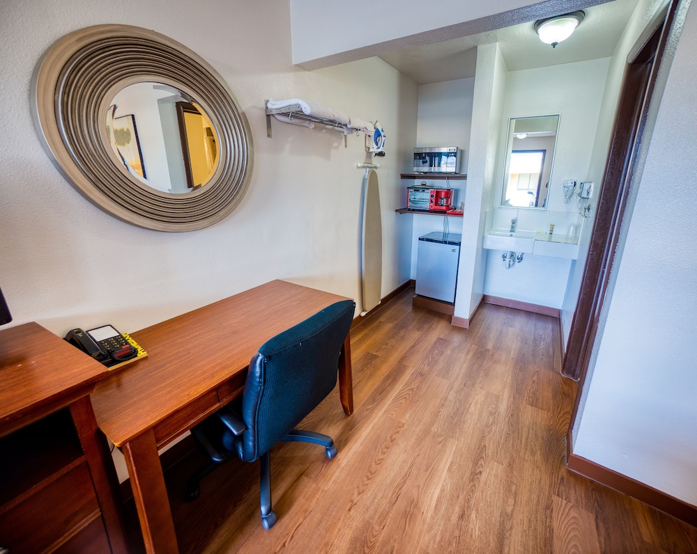 Budget Inn Motel 41/54