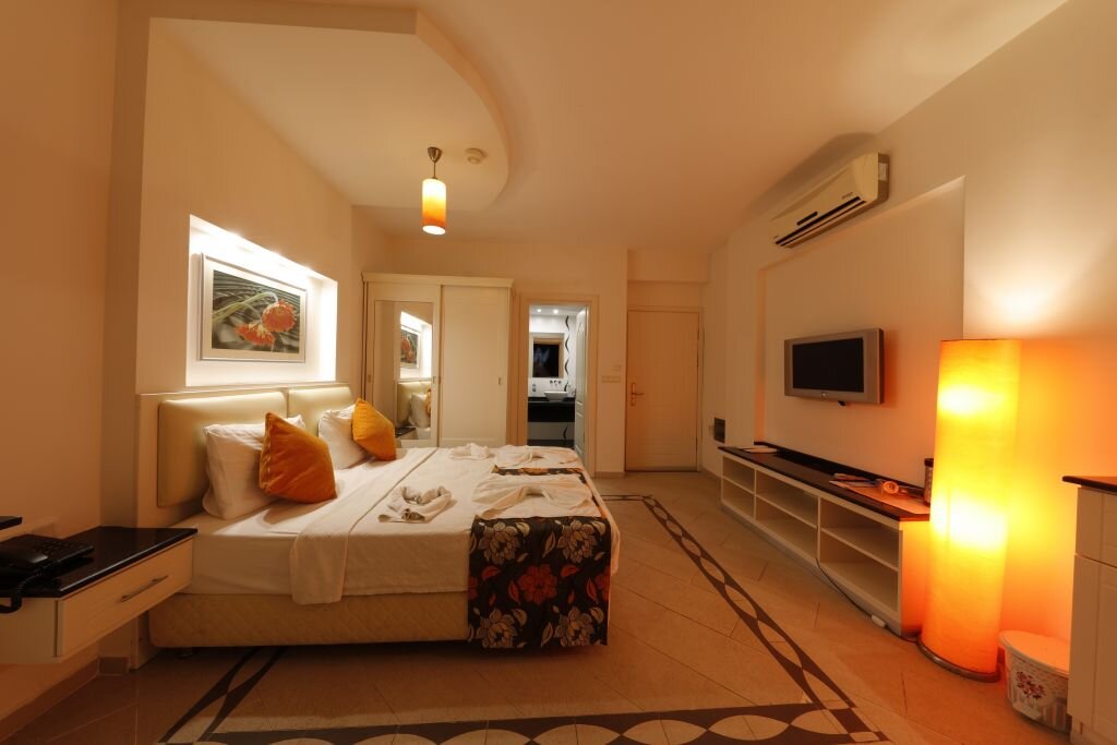 Deluxe, Double Bed, Garden View