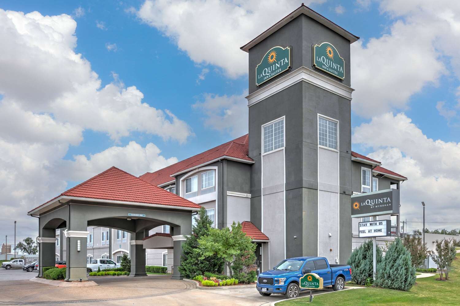 La Quinta Inn & Suites by Wyndham Tulsa Airpt / Expo Square 28/35