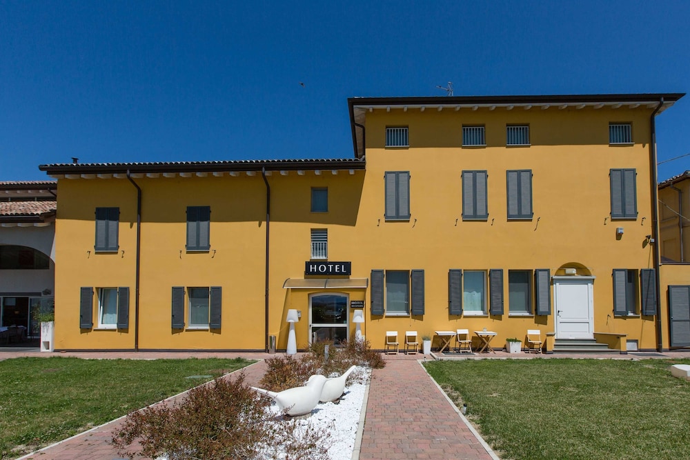 Hotel Forlanini52 Parma 27/29