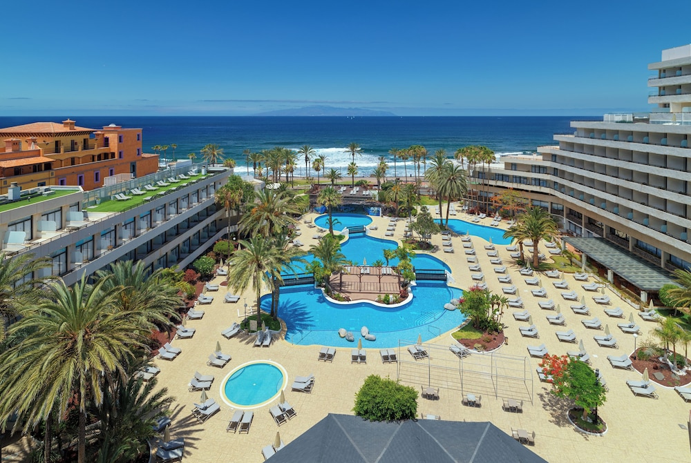 H10 Conquistador Hotel 76/77