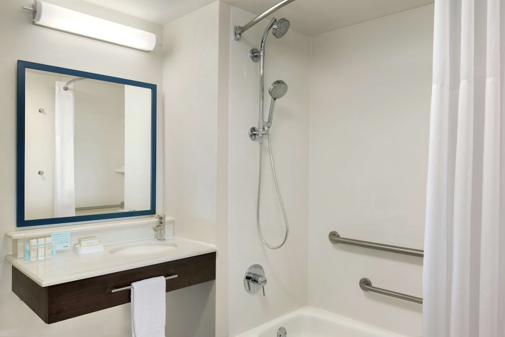 Hampton Inn West Des Moines Lake Drive 14/43