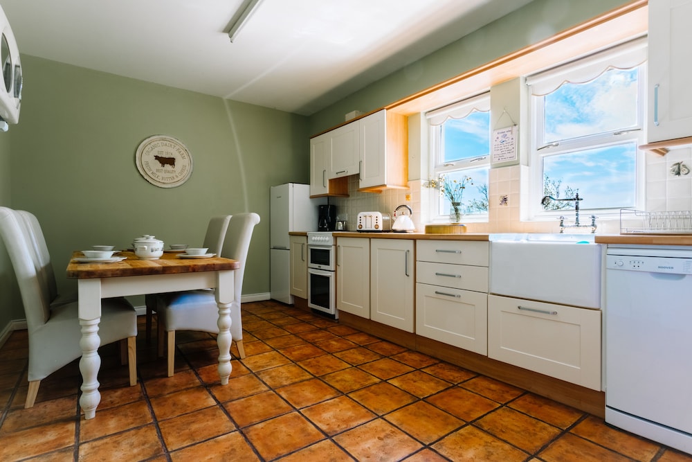 Brookhall Cottages 36/50