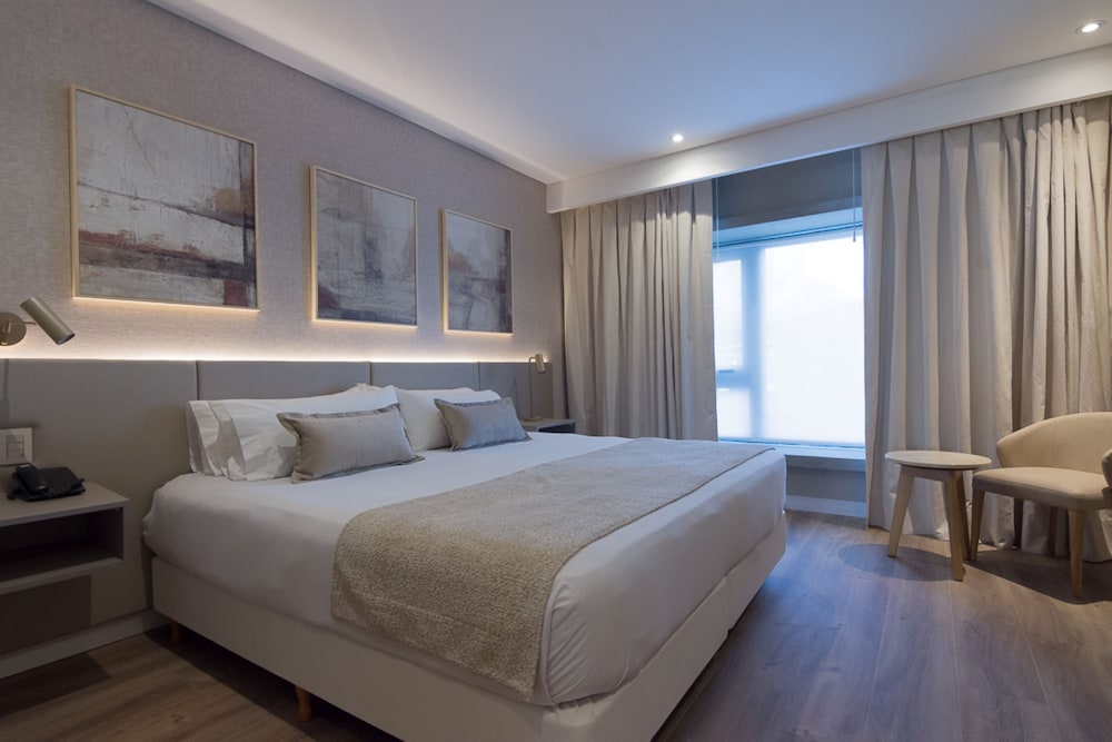 SUPERIOR, DOUBLE OR TWIN BED