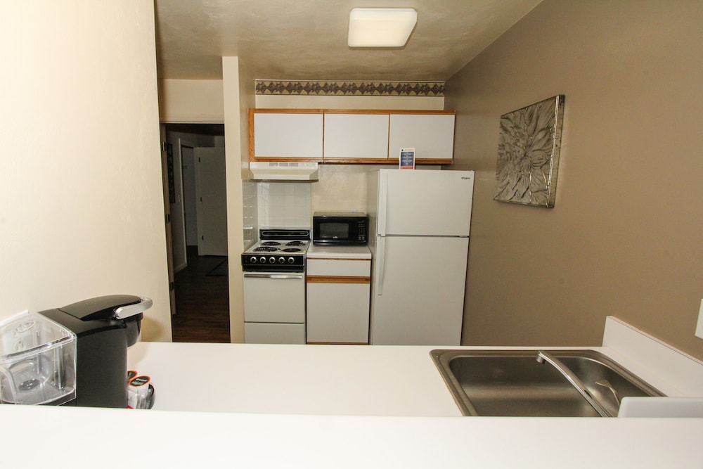 Affordable Corporate Suites of Waynesboro 33/60
