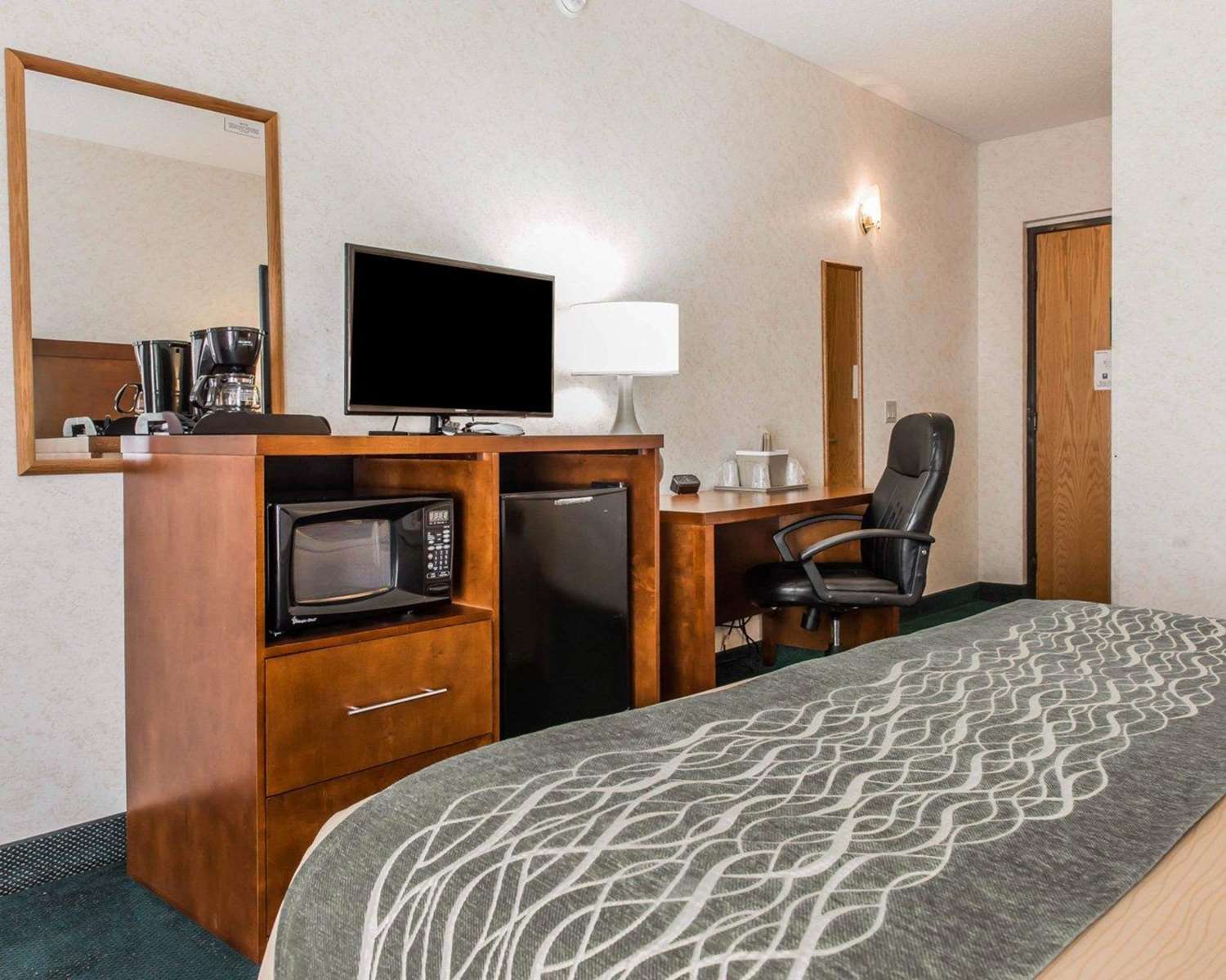 Quality Inn Waynesburg PA 12/24
