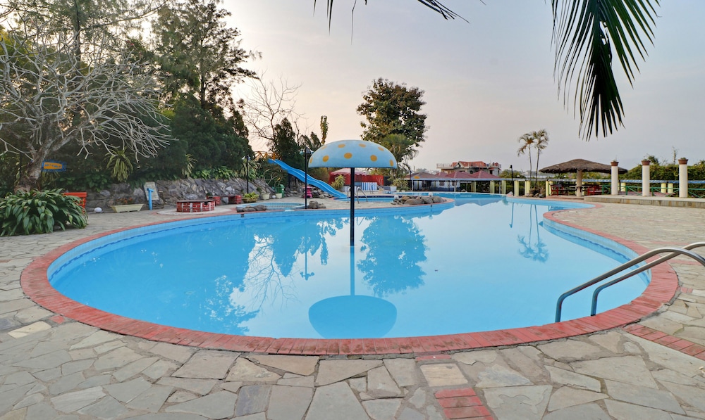 Treebo Premium Blue Mountain Country Club And Resort 21/30