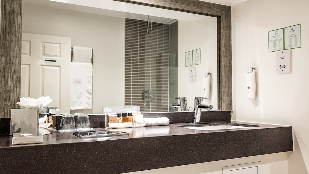 Holiday Inn Milton Keynes East M1 Jct 14 50/50