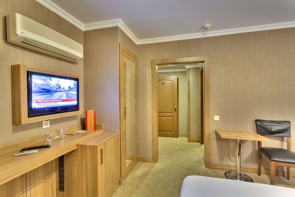 ANTROYAL HOTEL 50/50