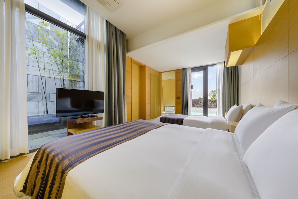 Stanford Hotel and Resort Jeju 7/37