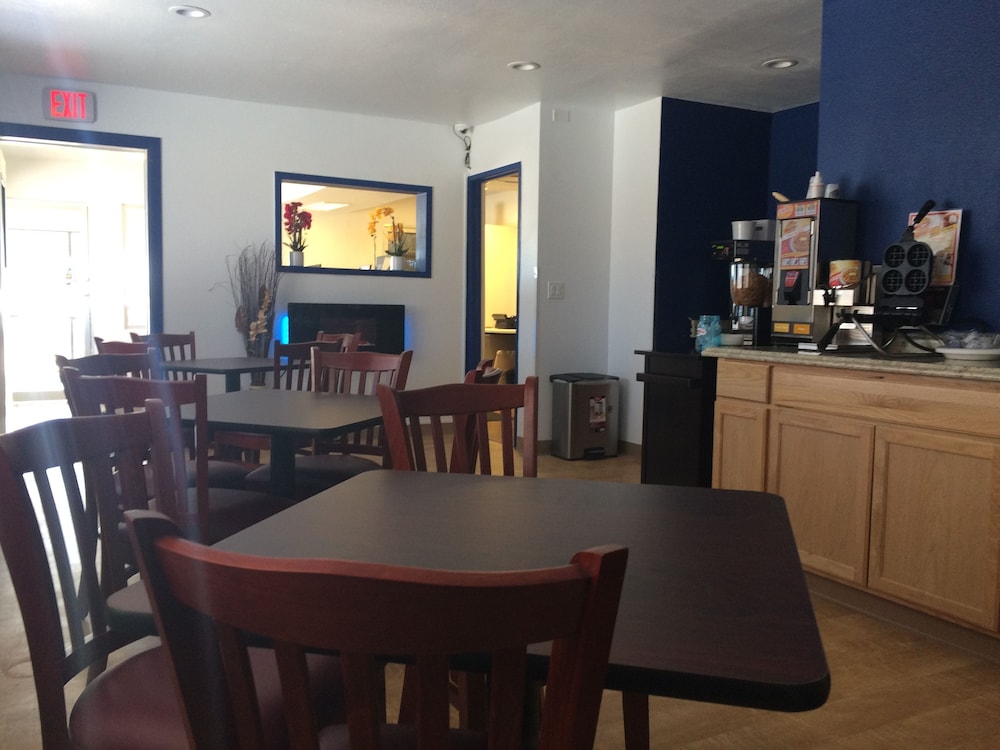 Travelodge By Wyndham Raton 28/37