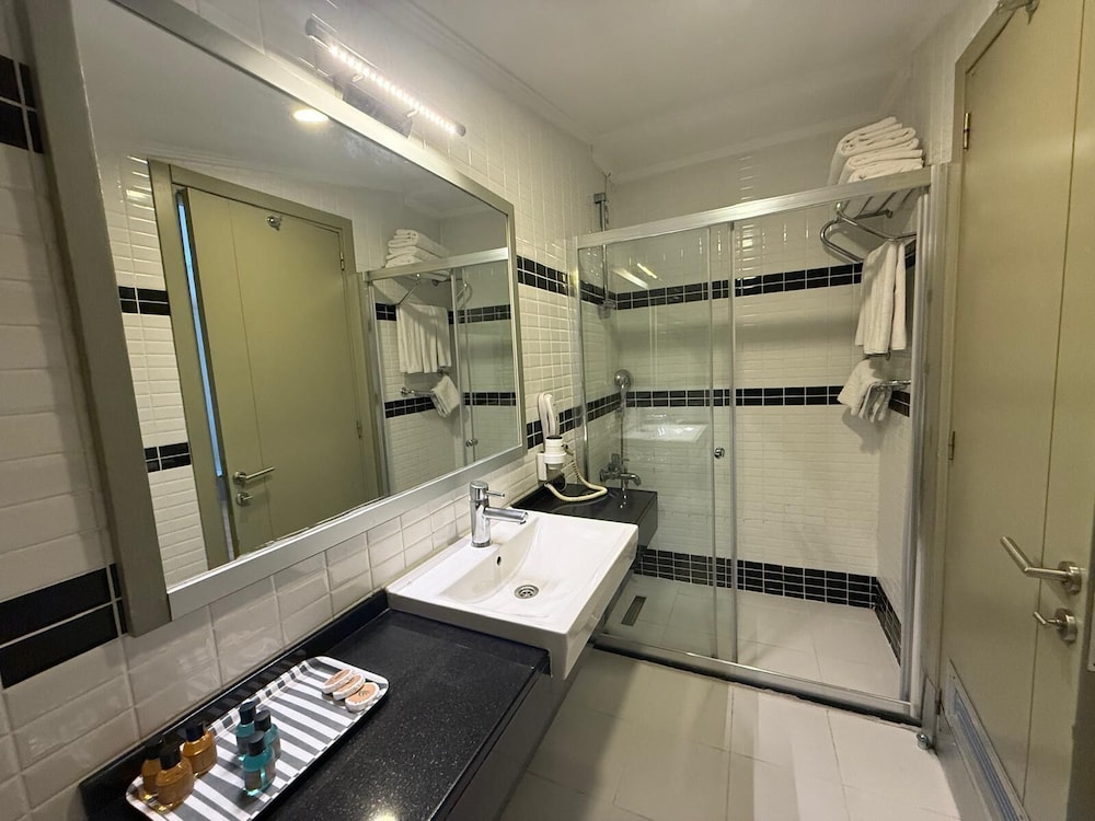 Hotellino 61/63