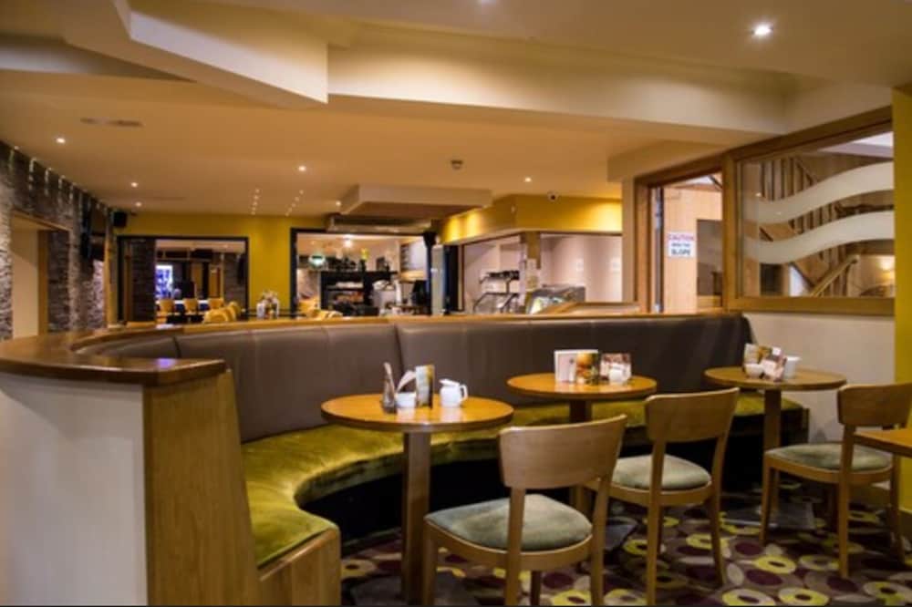 The Imperial Hotel 24/25