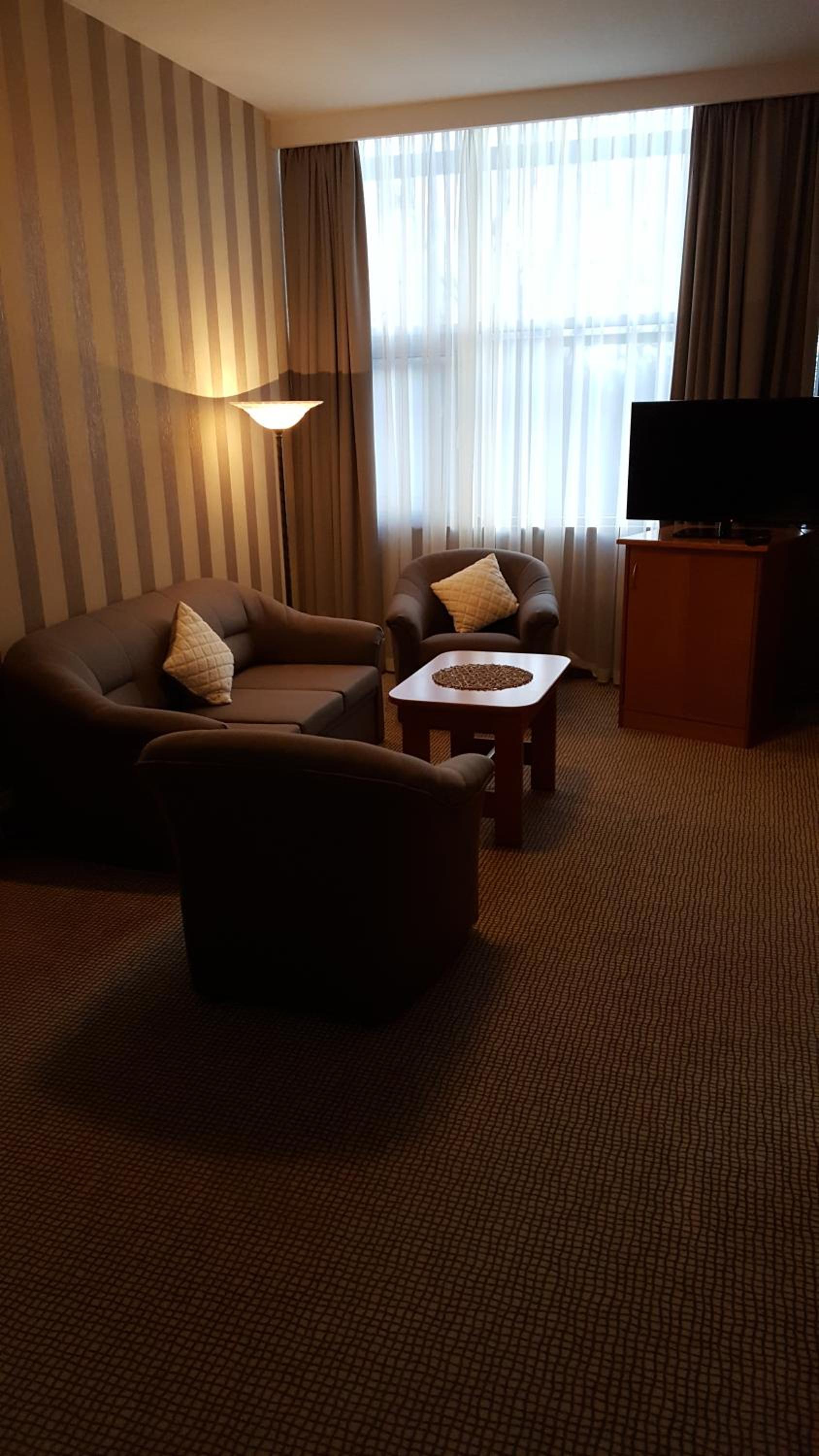 Hotel Polonez 25/50