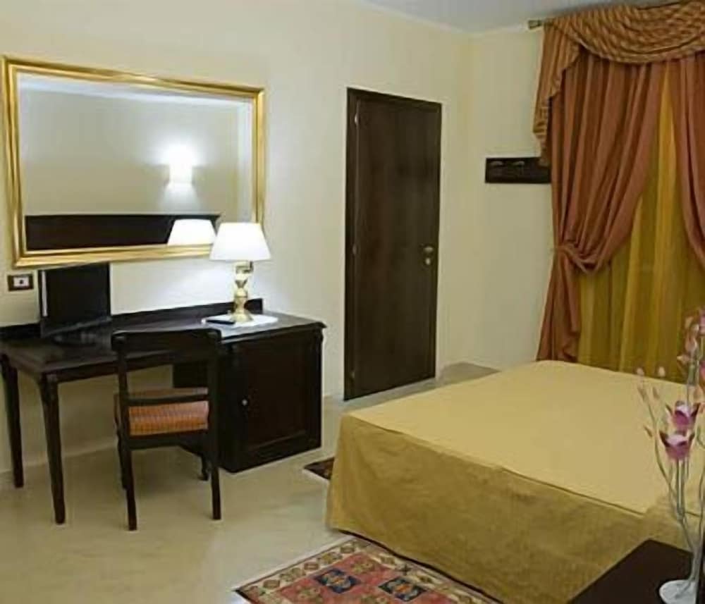 Sammartano Hotel 16/56