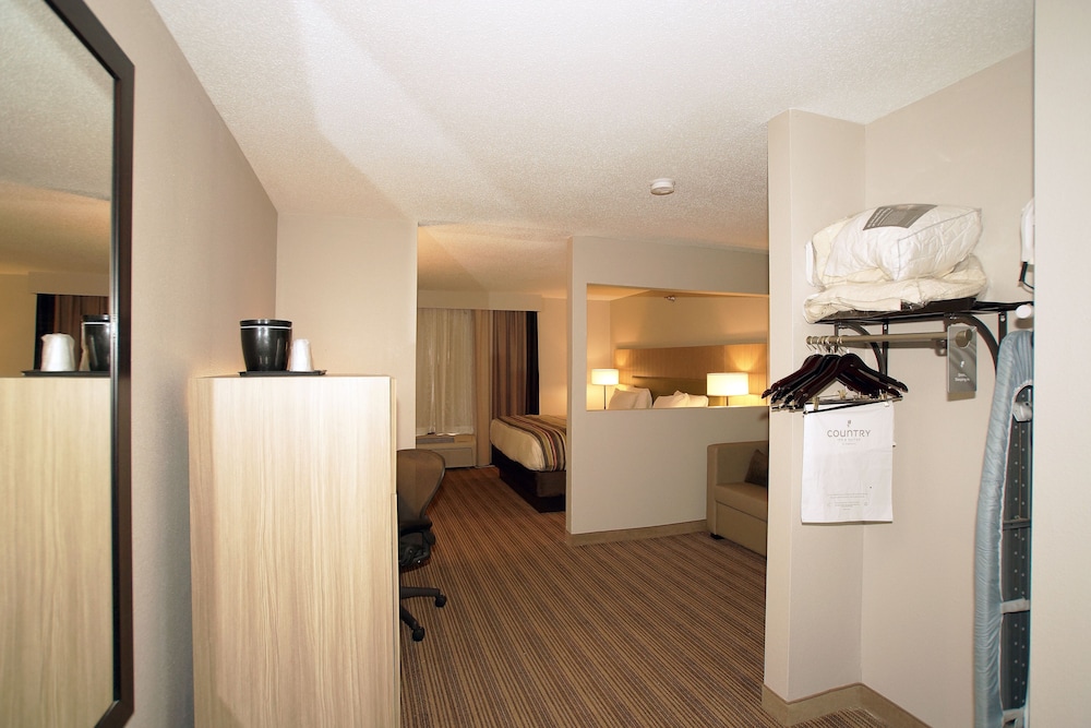 Country Inn & Suites by Radisson Greenfield IN 7/37