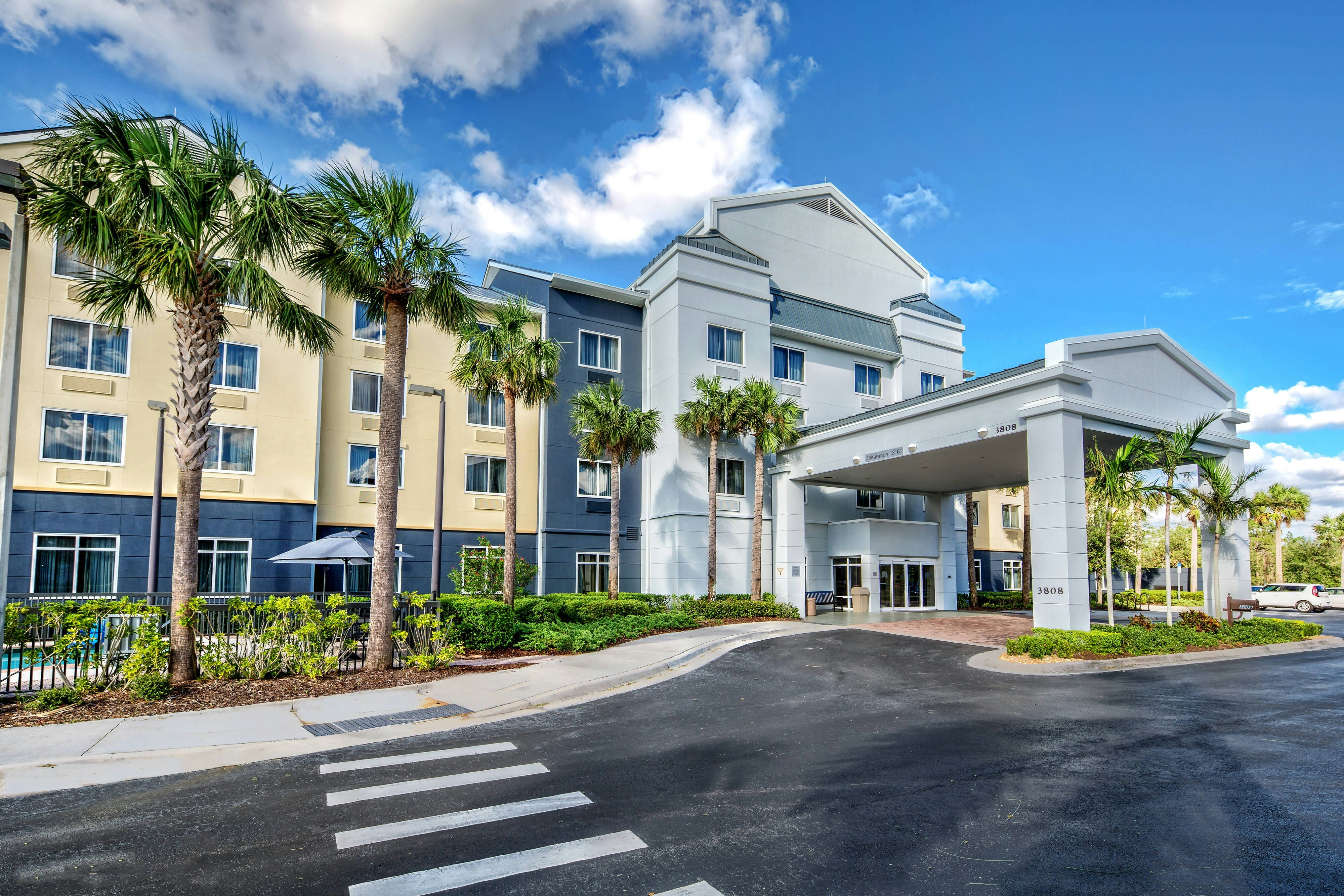 Fairfield Inn Suites By Marriott Naples 16/18
