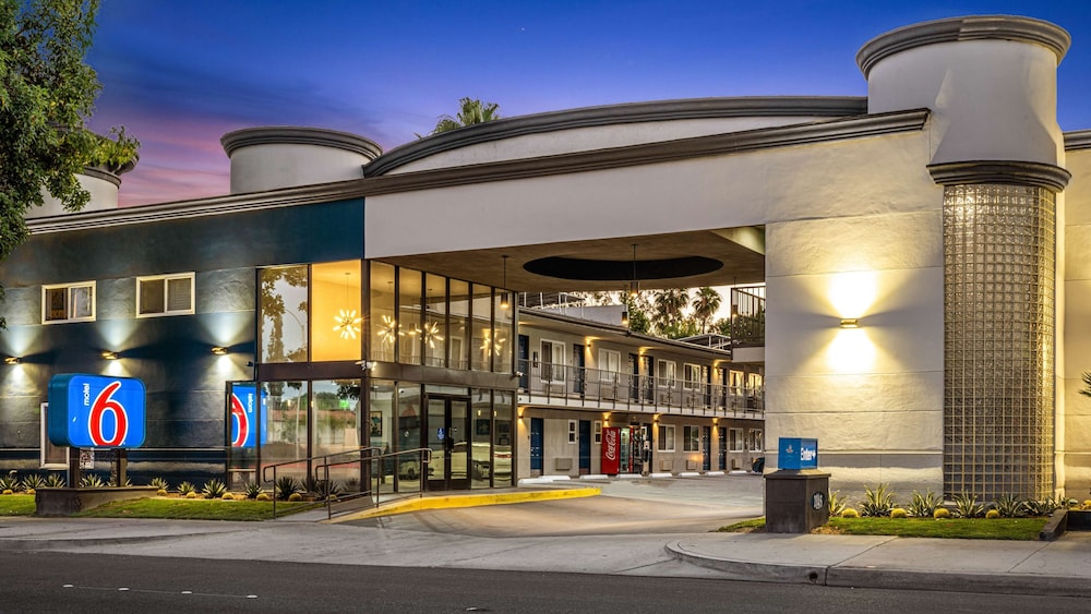 Motel6 Anaheim, CA - Convention Center 41/48