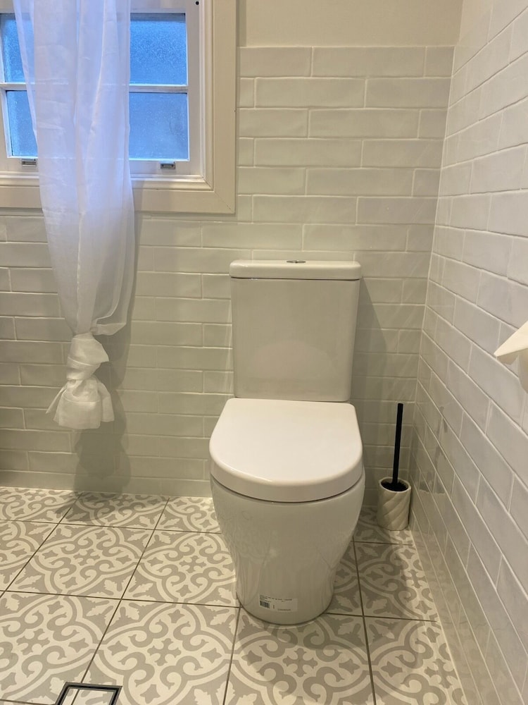 WHISPERING PINES BOUTIQUE ACCOMMODATION 49/50