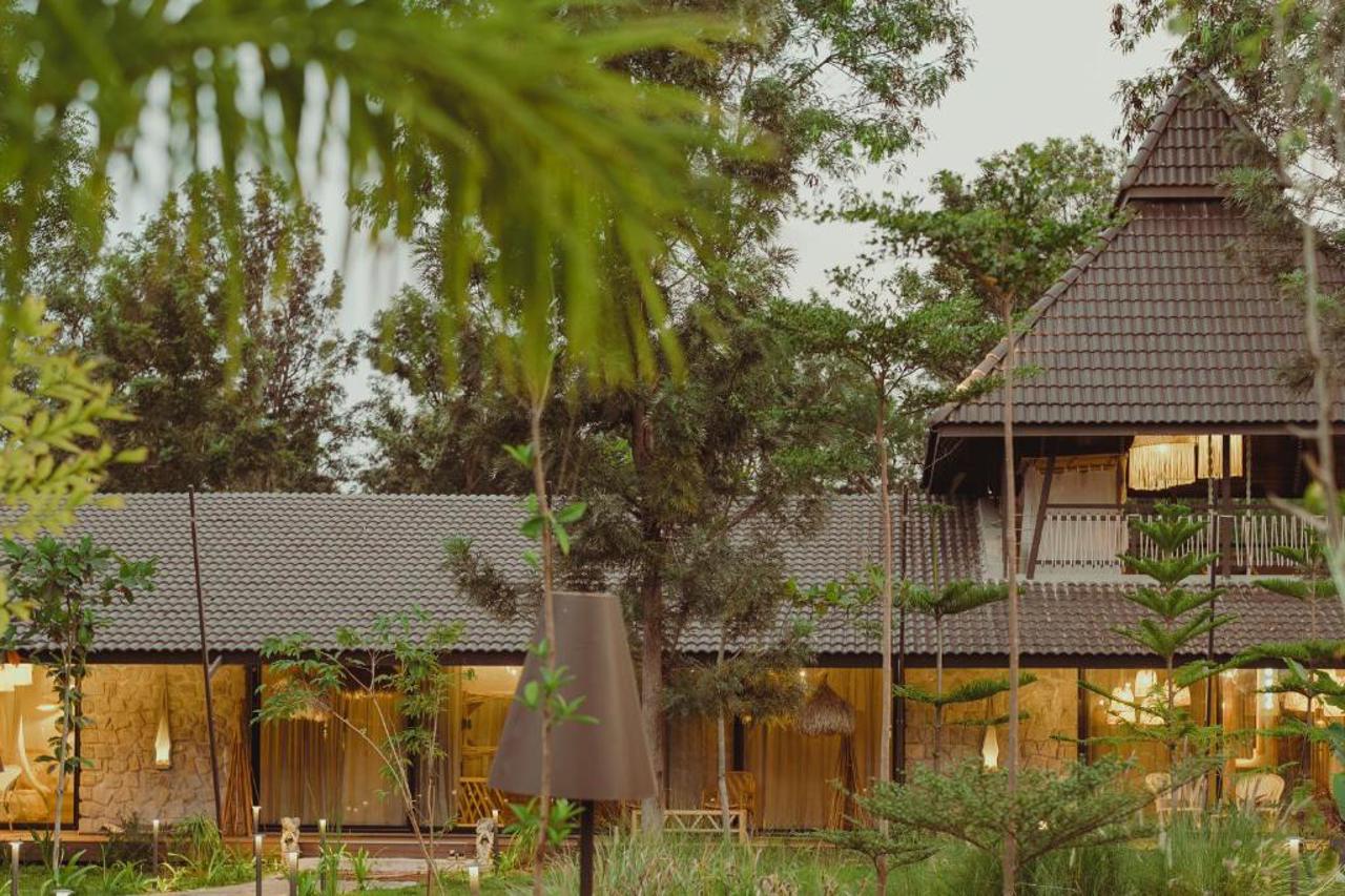 ELIVAAS prive Ananta Bliss Taksu 2 BHK Villa with Pool in Gauribidanur
