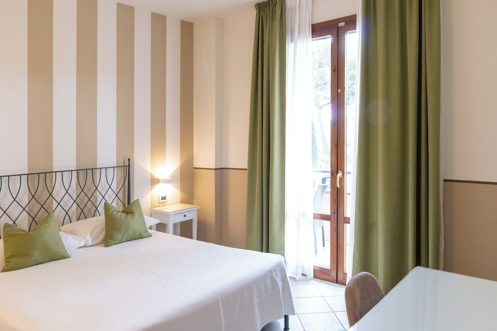 SUPERIOR, DOUBLE BED, GARDEN VIEW