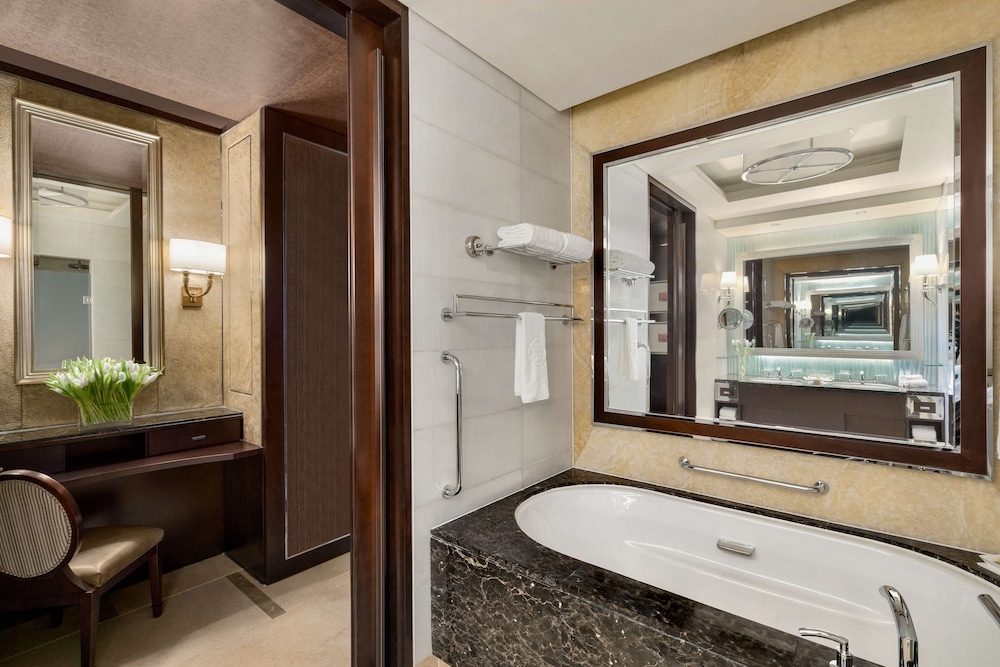 China World Summit Wing, Beijing, A Shangri-La Hotel 72/72
