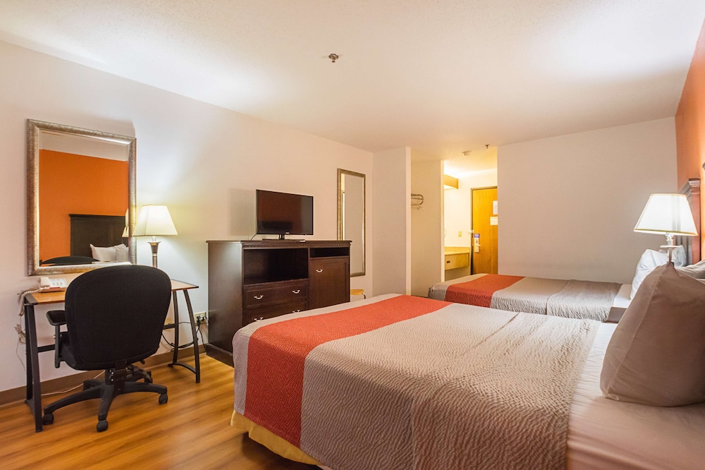 Motel6 Waterloo, IA - Crossroads Mall - Cedar Falls 16/49
