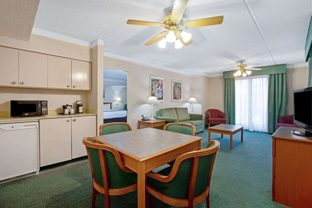 La Quinta Inn Stockton 42/53