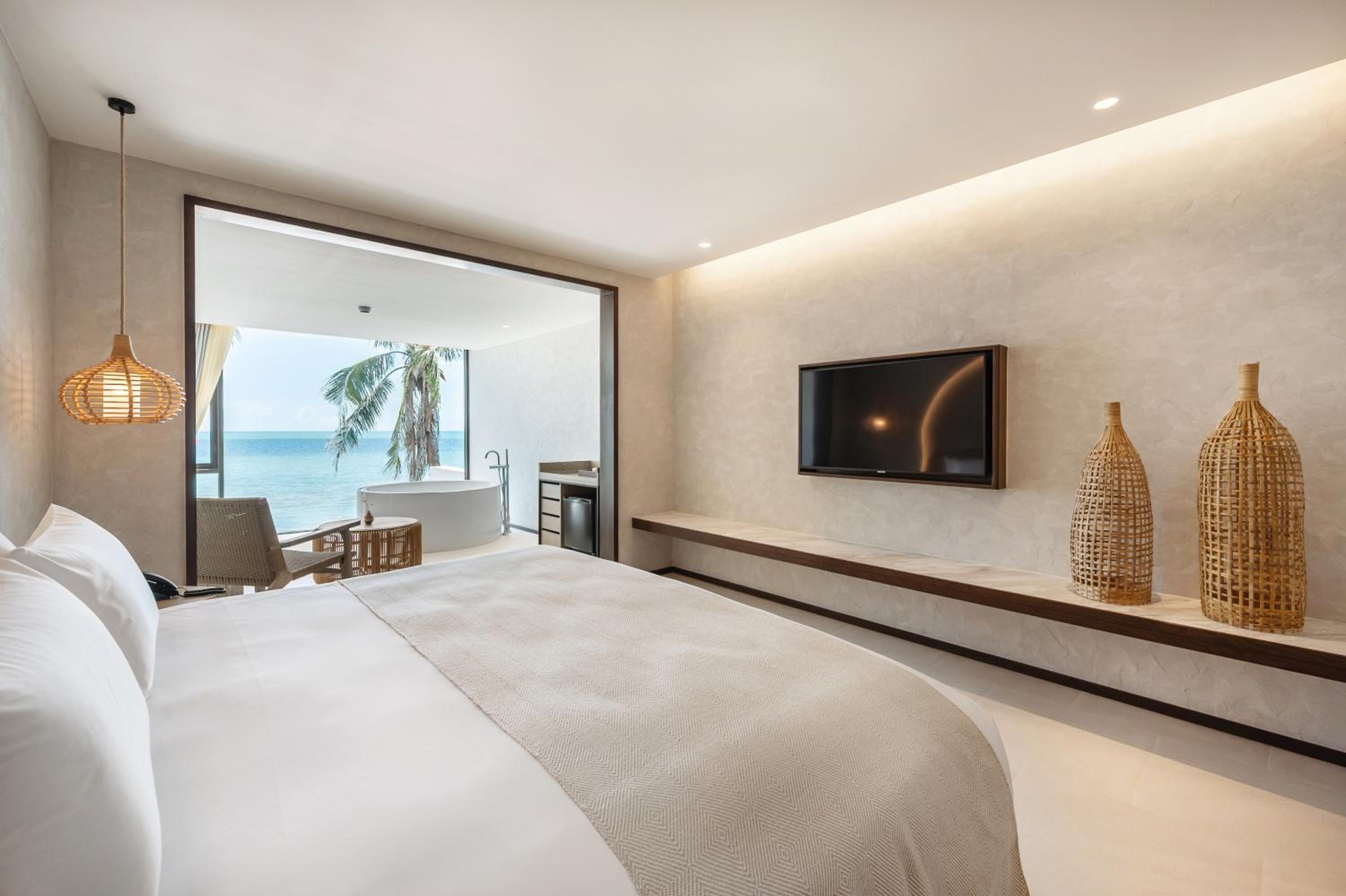 Sky, King Bed, Beach Front