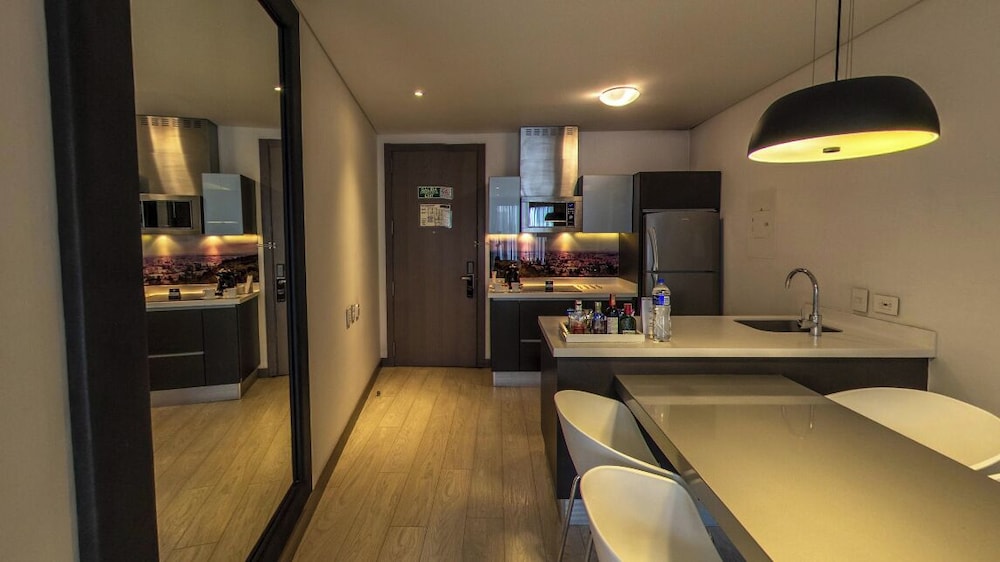 100 Luxury Suites By Preferred 59/76