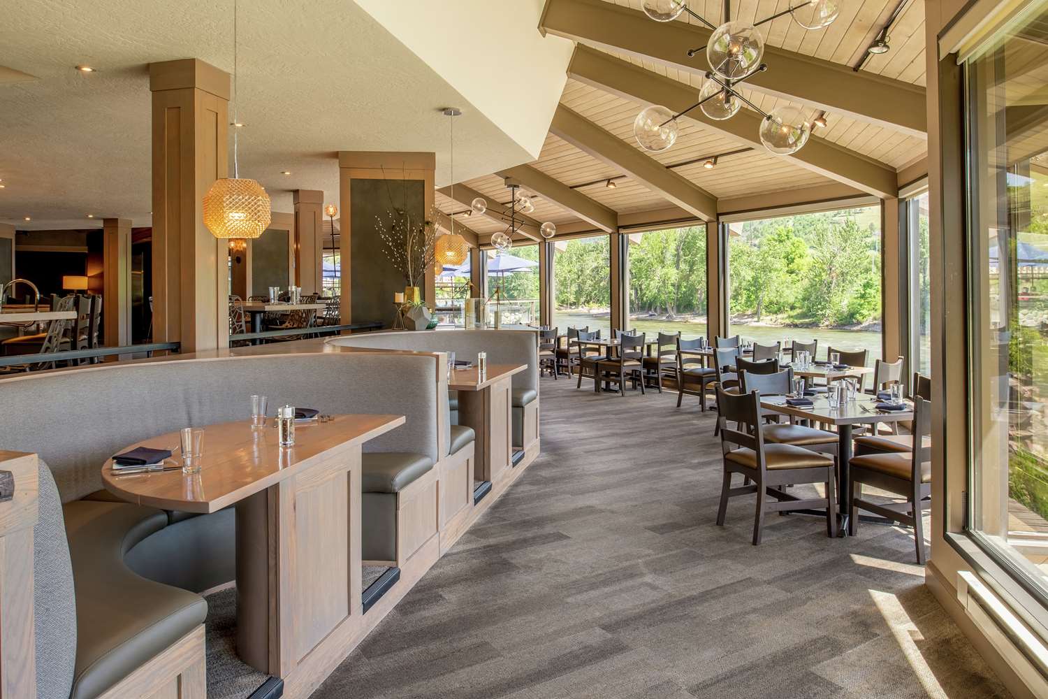 restaurant cafeteria