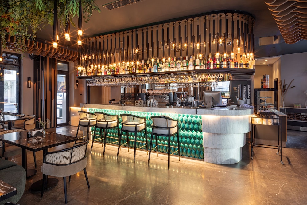 The Nest Hotel 54/70