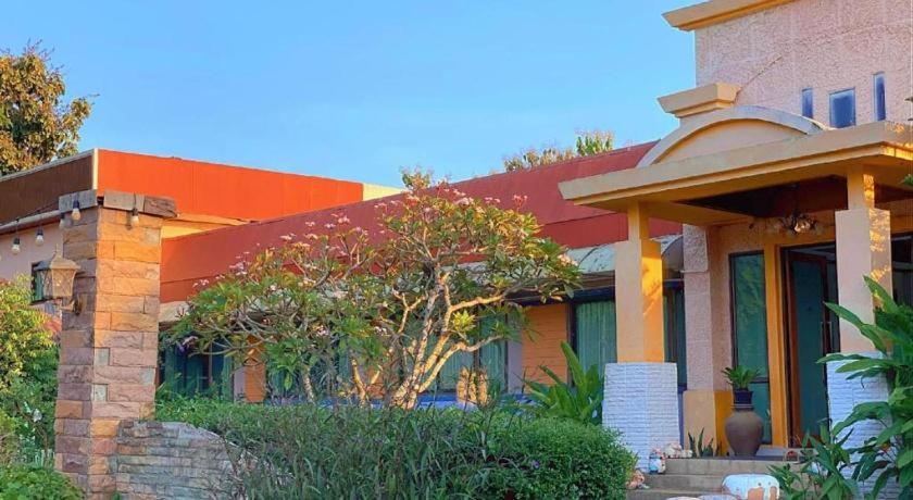 Chiangkhan Boutique Hotel 12/56