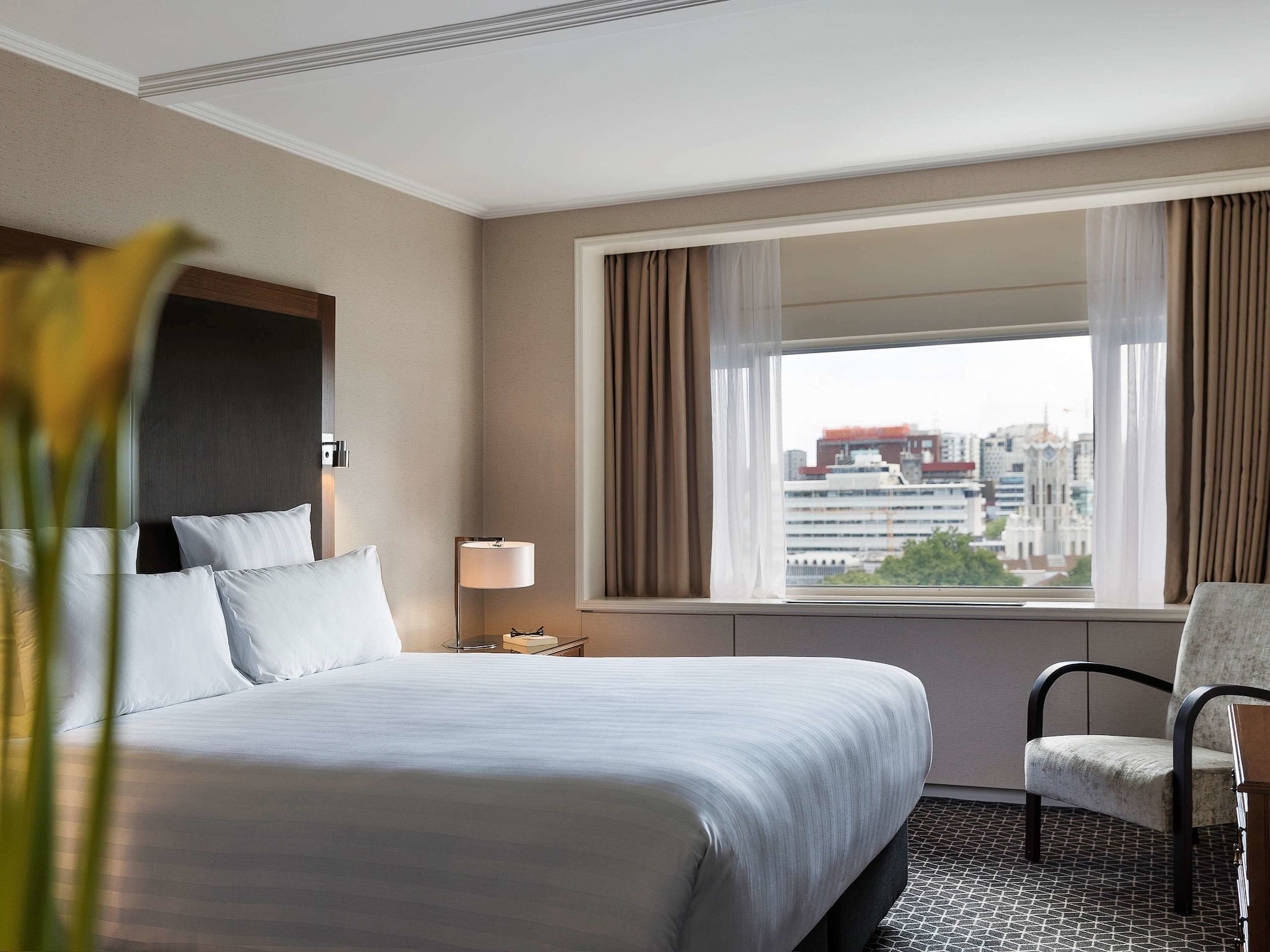 JUNIOR SUITE, KING BED