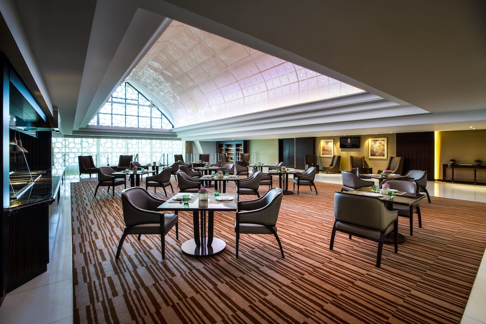 Bab Al Qasr Hotel 39/73