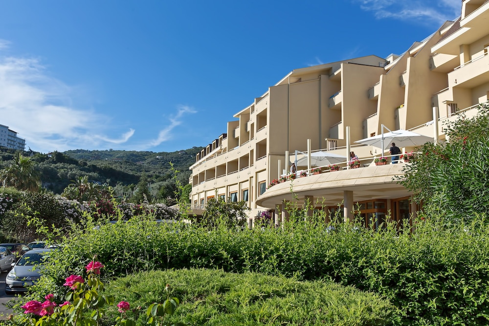 Grand Hotel Vesuvio Sorrento 66/72