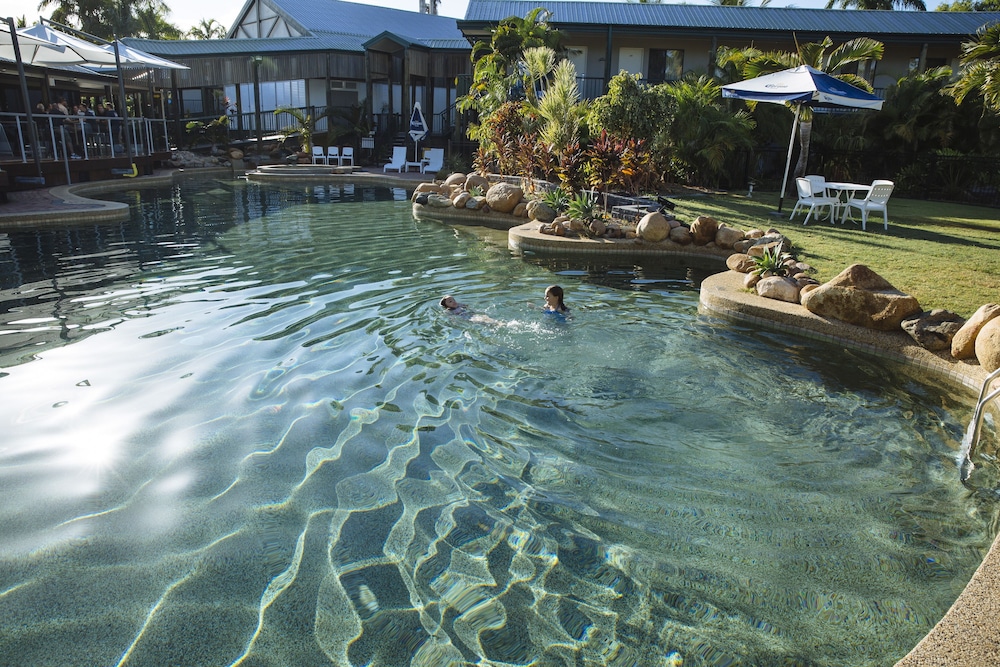 MERCURE TOWNSVILLE 12/61