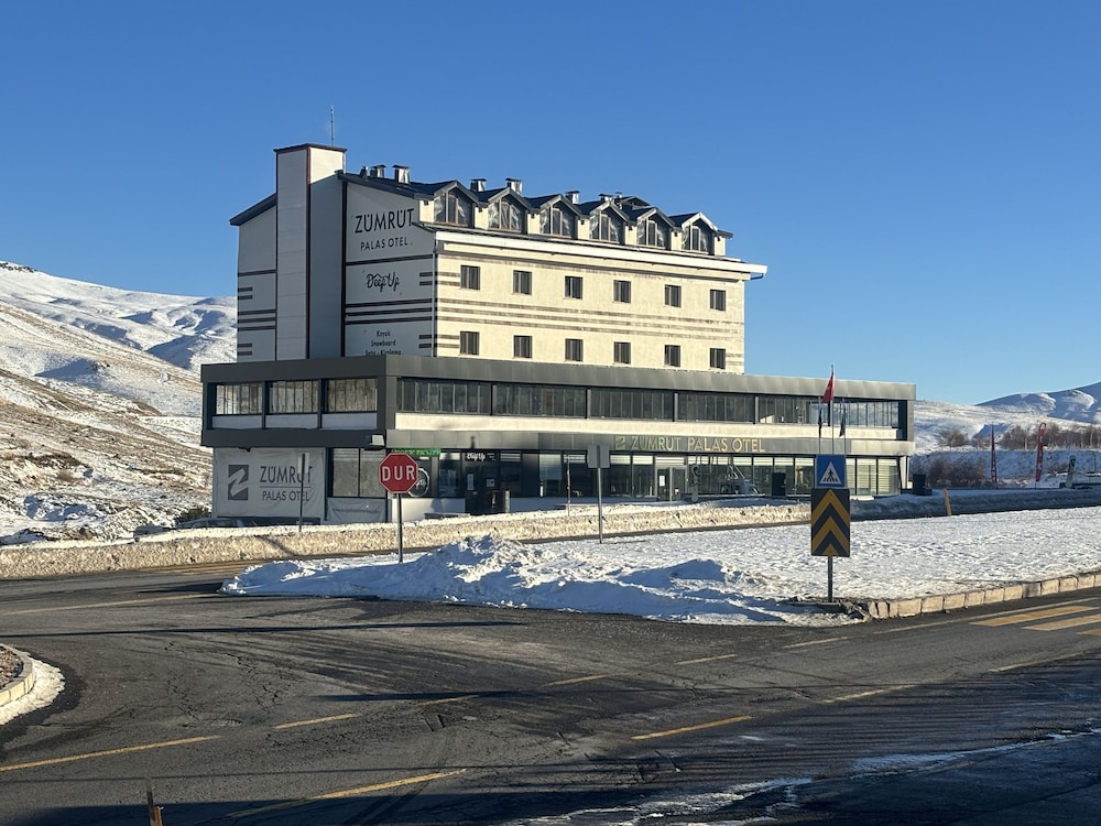 Zumrut Palas Otel 35/44