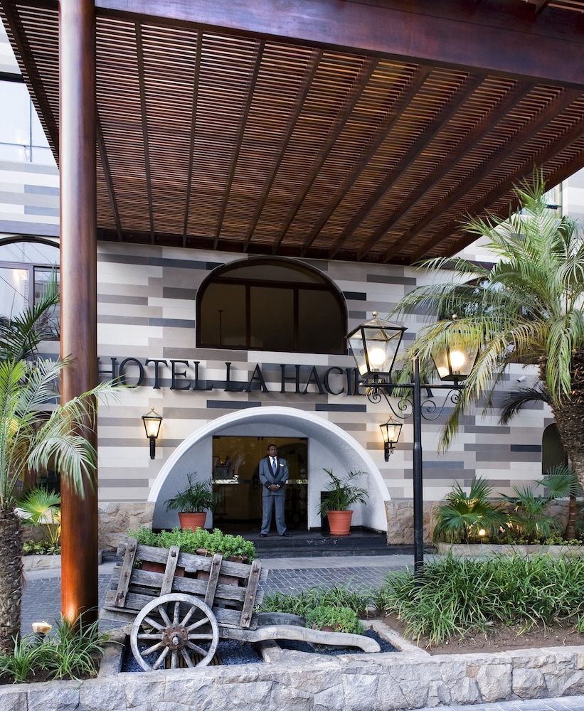 LA HACIENDA MIRAFLORES 1/50