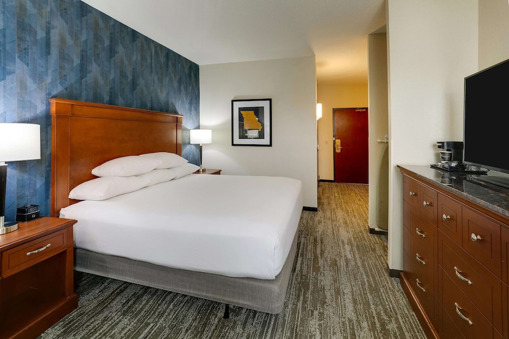 Drury Inn and Suites St Louis St Peters 8/50