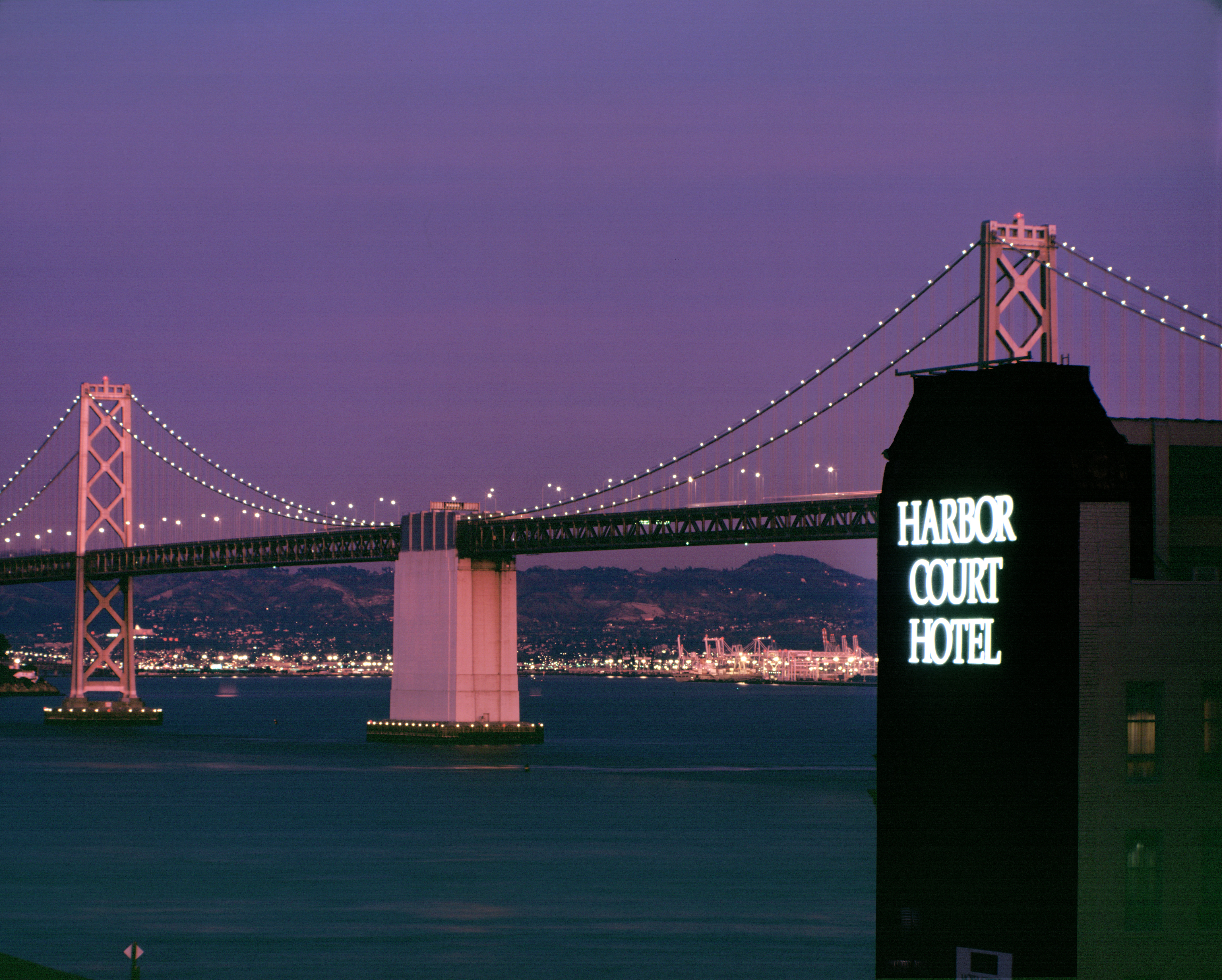 Harbor Court Hotel 67/73