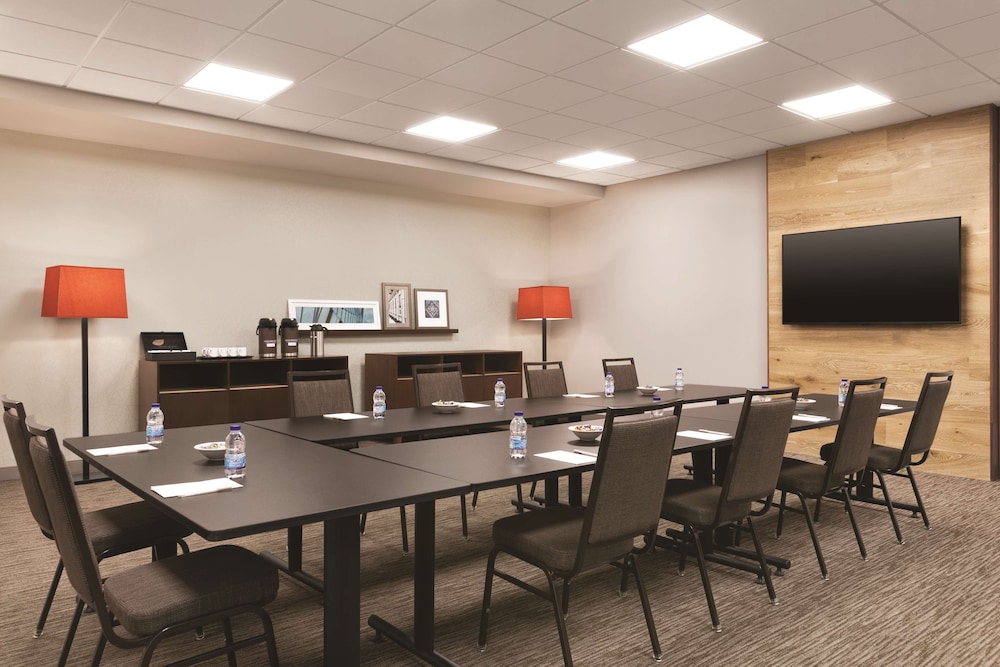 Country Inn and Suites By Radisson Belleville ON 41/49