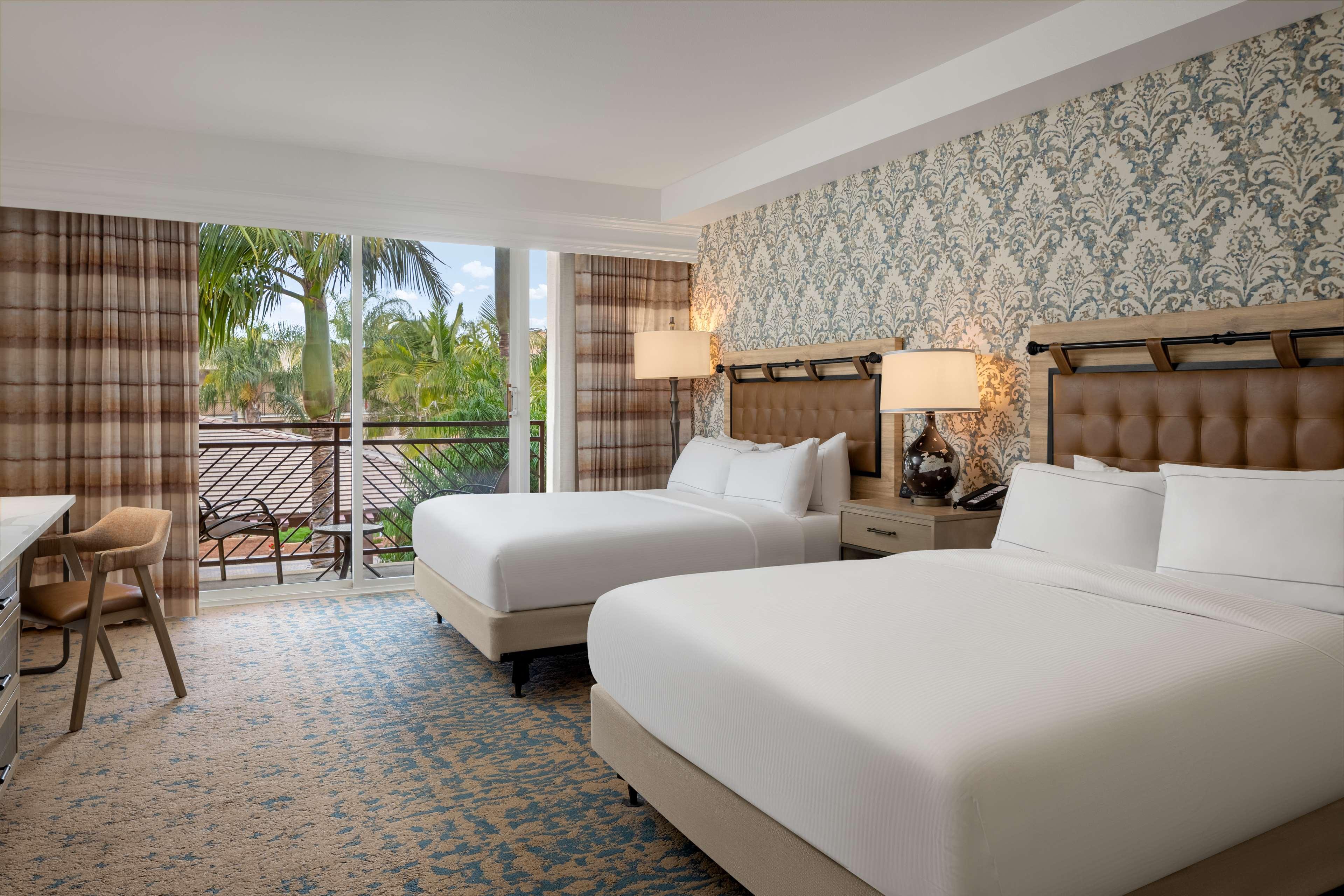 POPULAR, STANDARD, 2 QUEEN BEDS