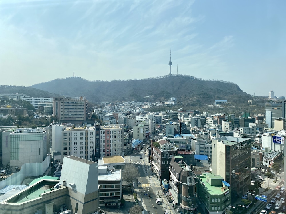 Myeongdong Merlin Hotel 8/65