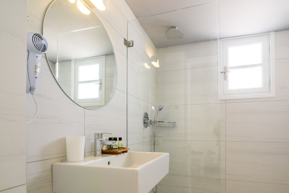 DE NAXIA SUITES 56/57