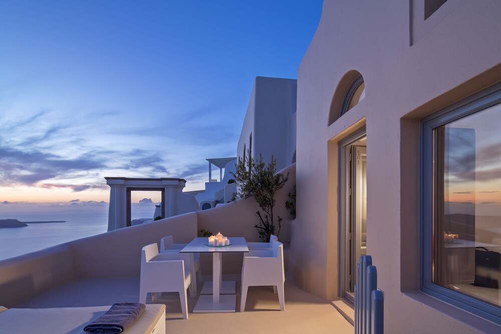 Heavens Edge Cliffside Villas & Suites 37/50