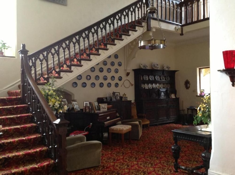 Greenham Hall B&B 2/25