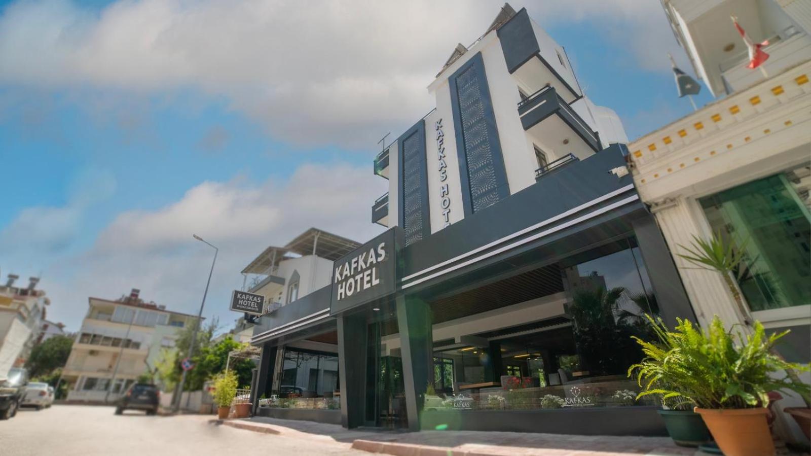 Kafkas Hotel 4/46