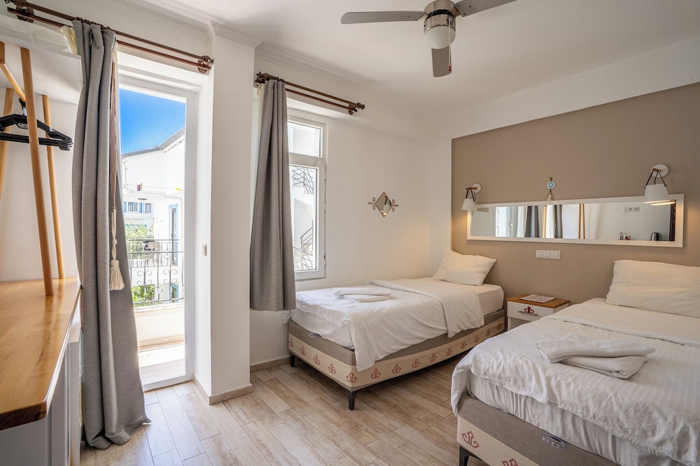 STANDARD, DOUBLE OR TWIN BED