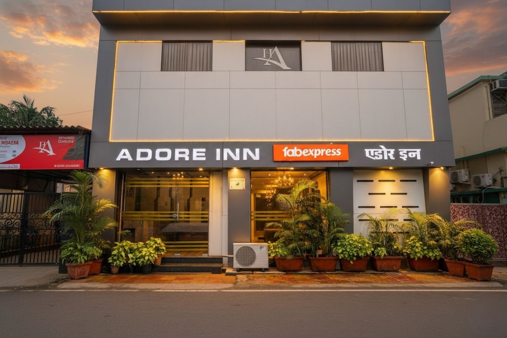 FabExpress Adore Inn 4/40